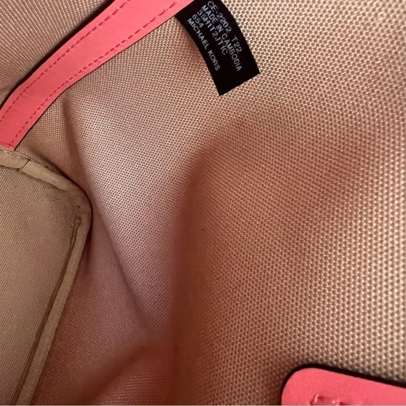 Michael Kors Jodie Jaguar Great Fruit Pink Tote - Picture 9 of 9